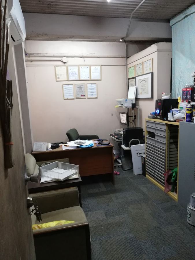 AIRCON CLEANING REPAIR CRJ REF AIRCON SERVICES work photo